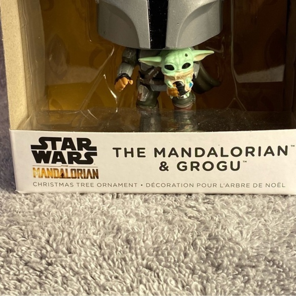 Hallmark Star Wars‎ Ornament Funko Pop The Mandalorain & Grogu - Picture 2 of 6
